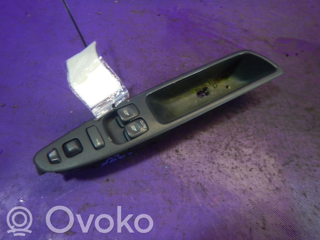 Volvo S40, V40 Interruptor de la ventanilla de ventilación 