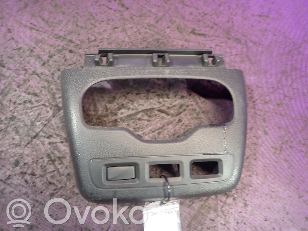 Dacia Dokker Ramka deski rozdzielczej 