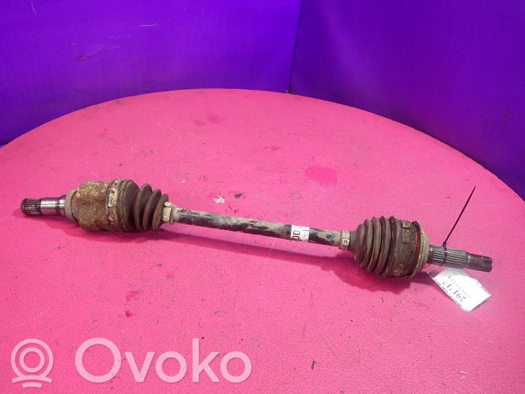 Toyota Yaris Półoś przednia 