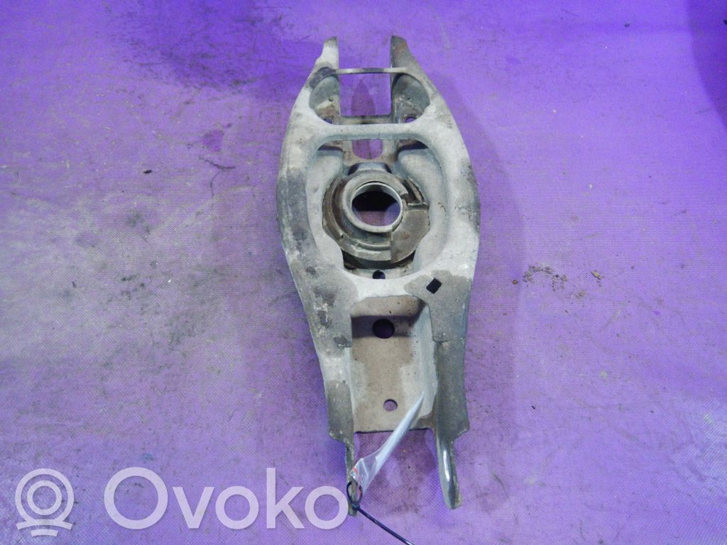 Rear control arm