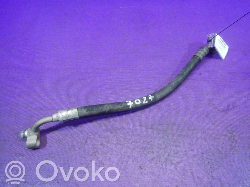 BMW 3 E36 Ilmastointilaitteen putki (A/C) 