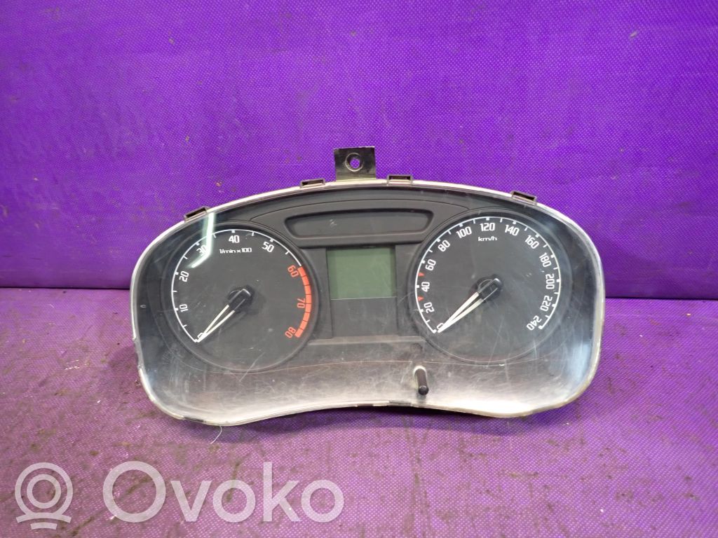 Skoda Fabia Mk2 (5J) Nopeusmittari (mittaristo) 