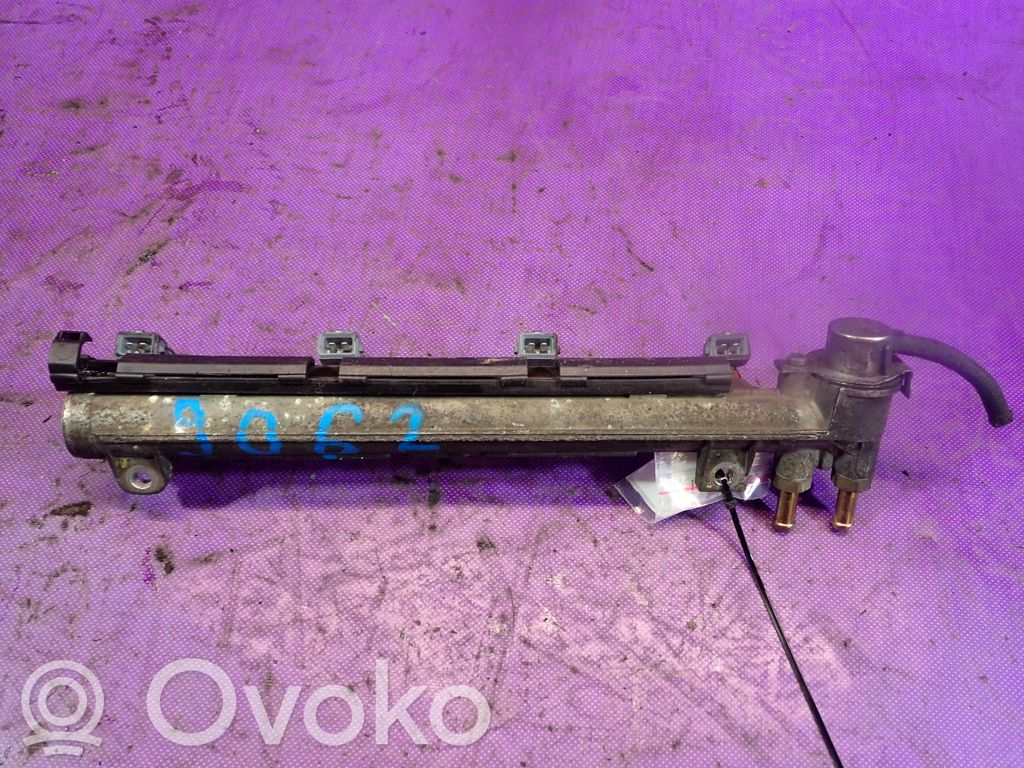 Volkswagen Golf IV Listwa wtryskowa 