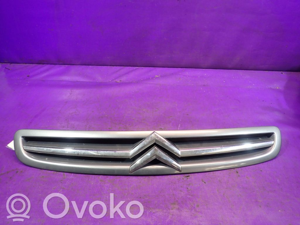 Citroen Xsara Picasso Etusäleikkö 