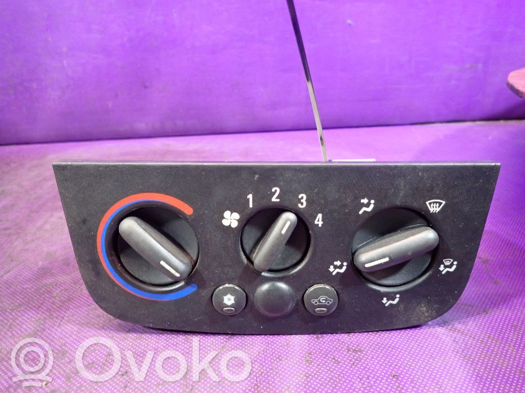 Opel Combo C Climate control unit 