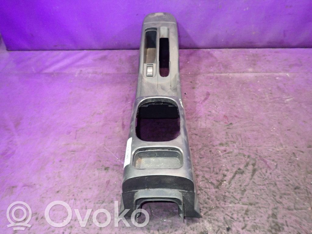 Nissan Note (E11) Consola central 