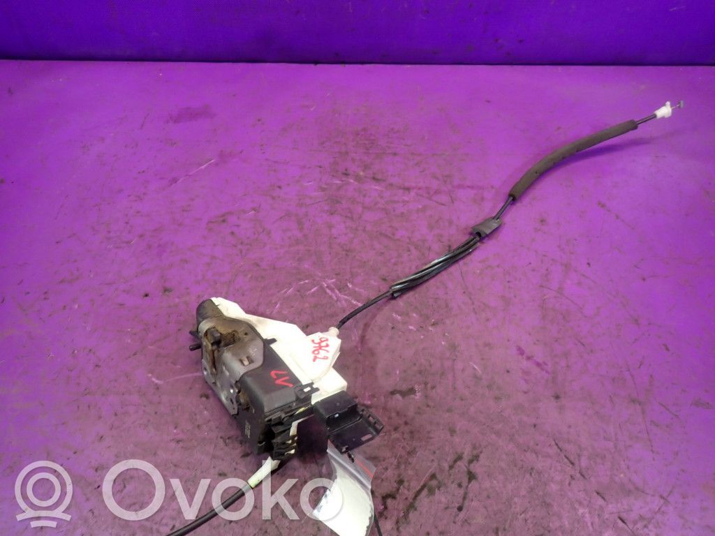 Cerradura de puerta delantera