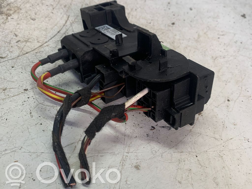 Audi A4 S4 B9 Skrzynka przekaźników 