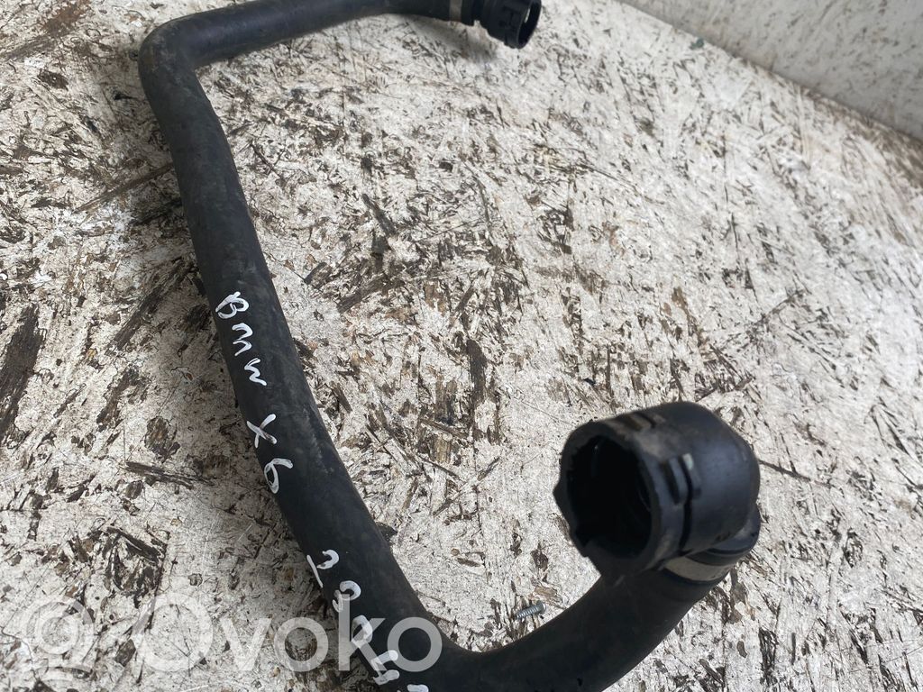 Engine coolant pipe/hose