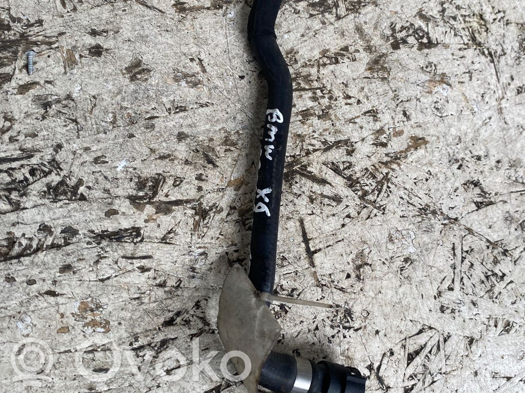 Engine coolant pipe/hose