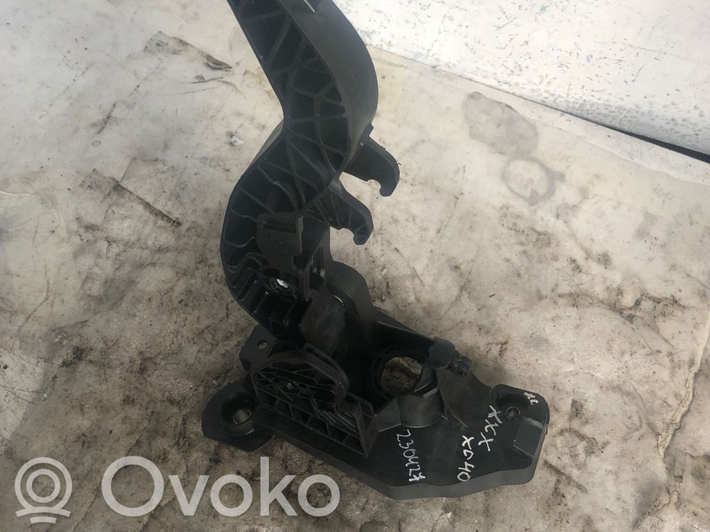 Volvo XC40 Pedał sprzęgła 
