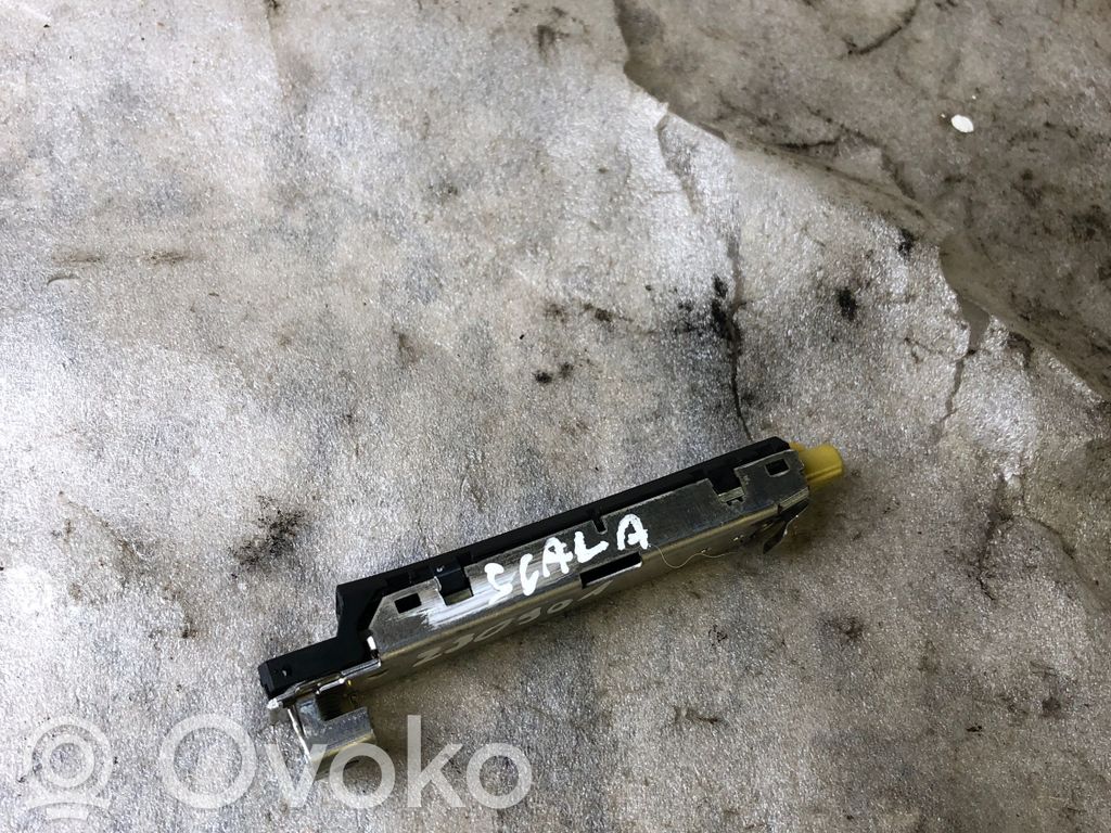 Skoda Scala Amplificador de antena aérea 