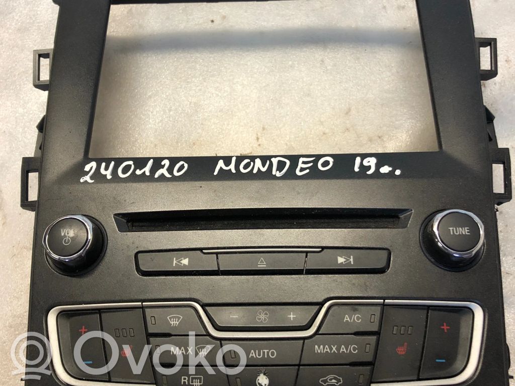 Ford Mondeo MK V Panel klimatyzacji 
