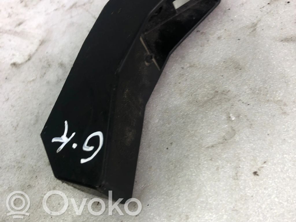Ford Focus Soporte de montaje del parachoques trasero 