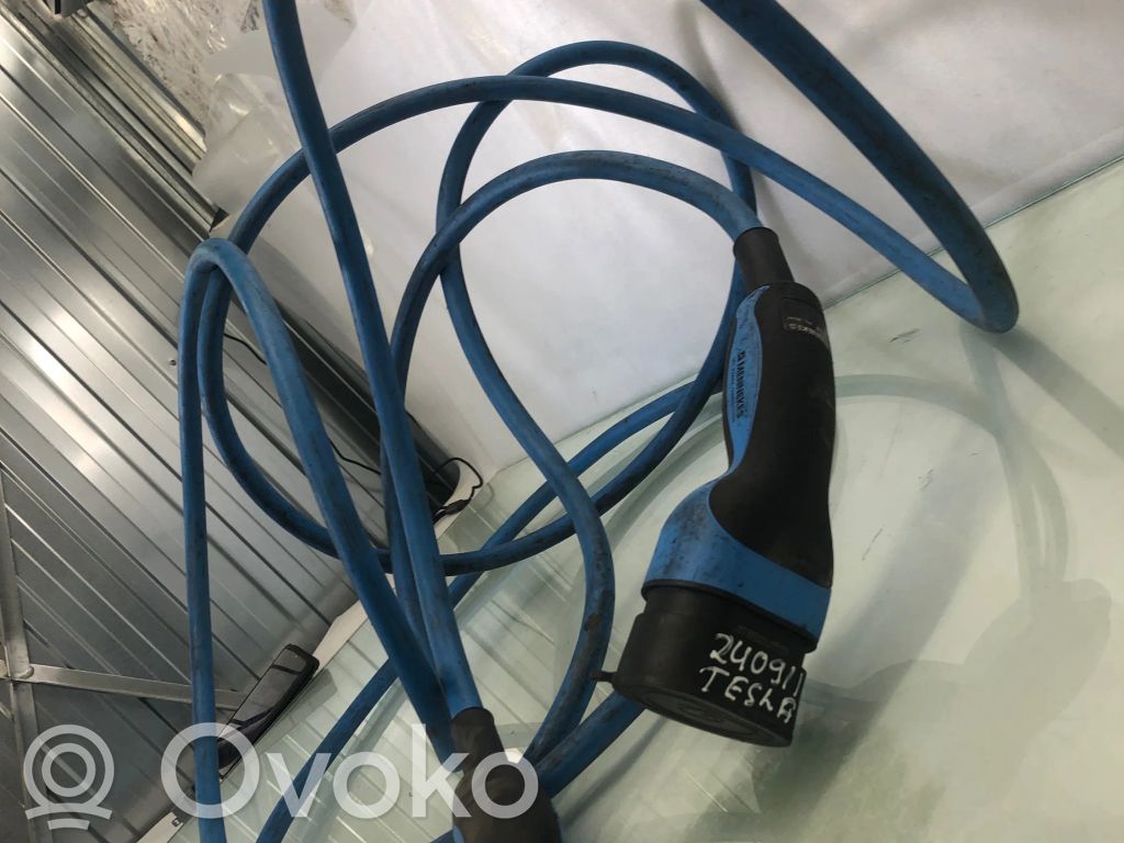Tesla Model Y Ladekabel für Elektroautos 