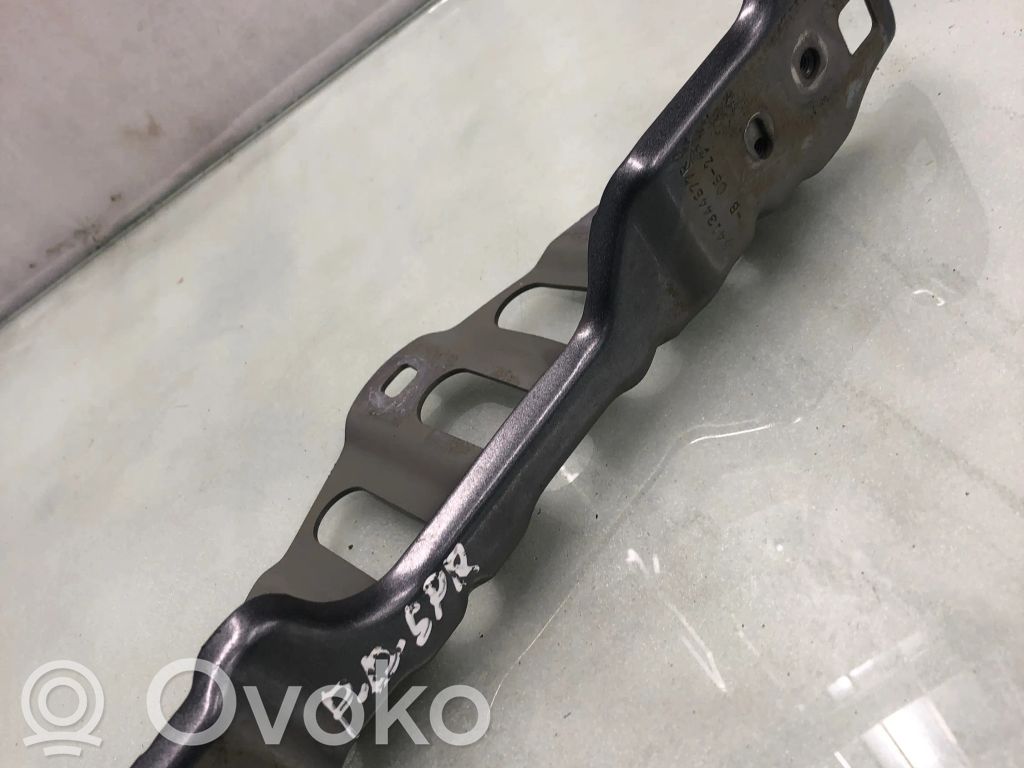 Fender mounting bracket   641344677R
