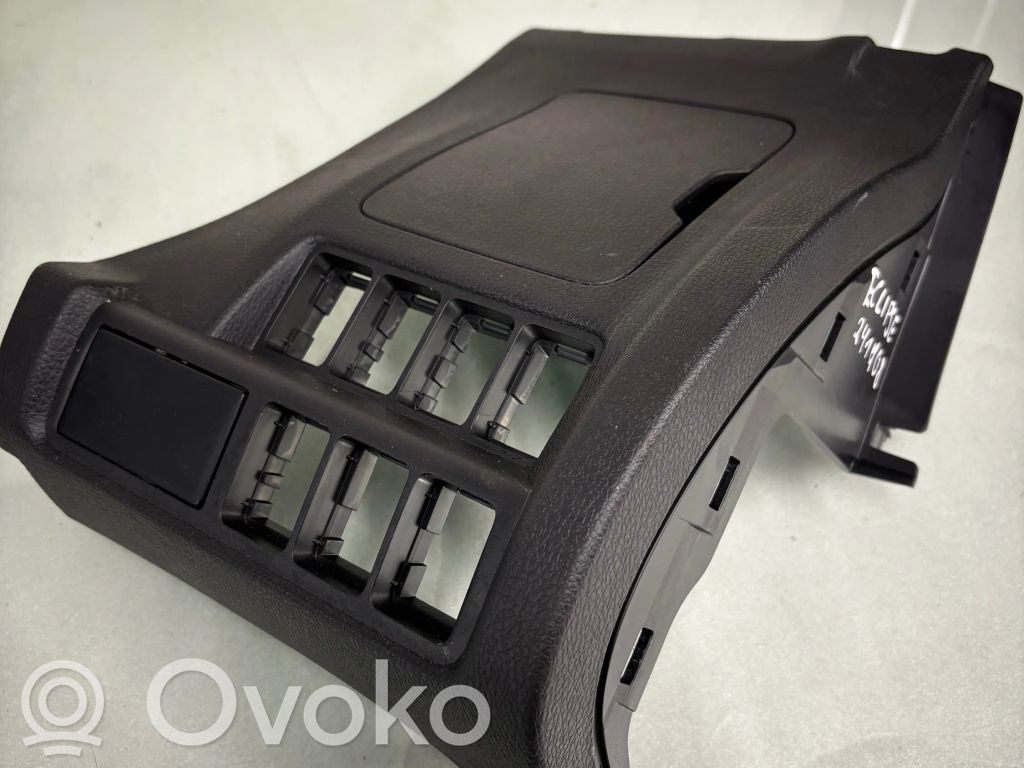 Mitsubishi Eclipse Cross Panelės apdailos skydas (šoninis) 