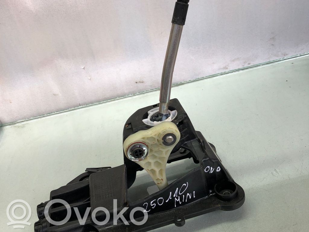 Mini One - Cooper F56 F55 Pavarų perjungimo mechanizmas (kulisa) 