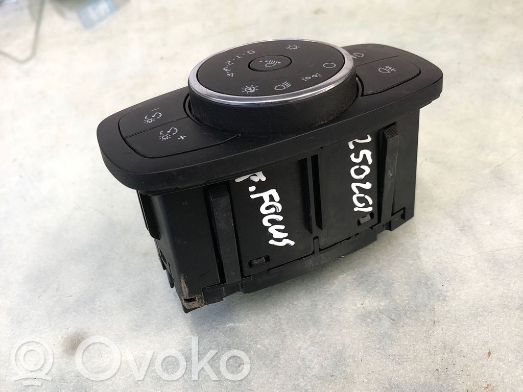Ford Focus Light switch 