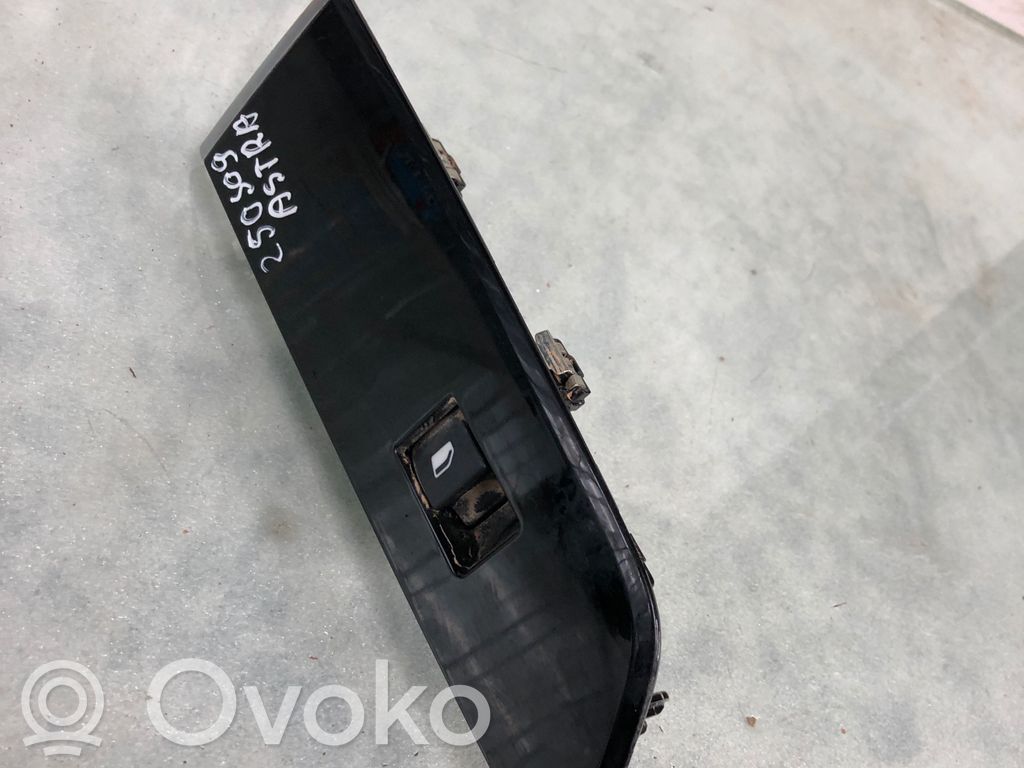 Opel Astra L Electric window control switch 