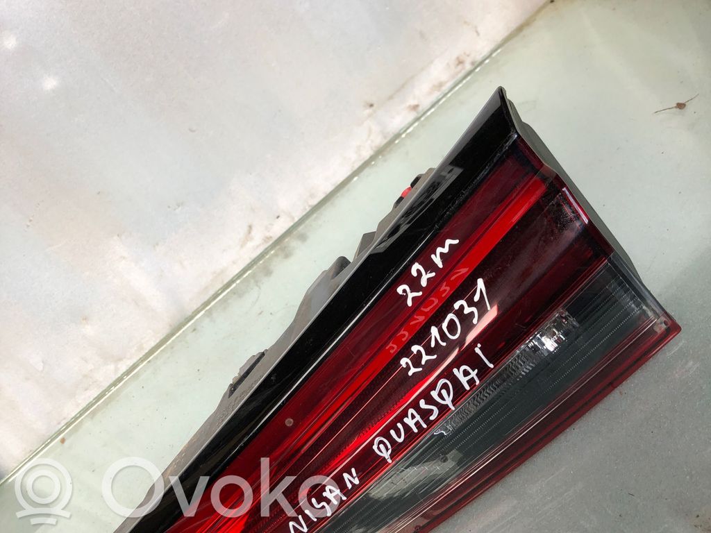 Nissan Qashqai J12 Luci posteriori del portellone del bagagliaio 