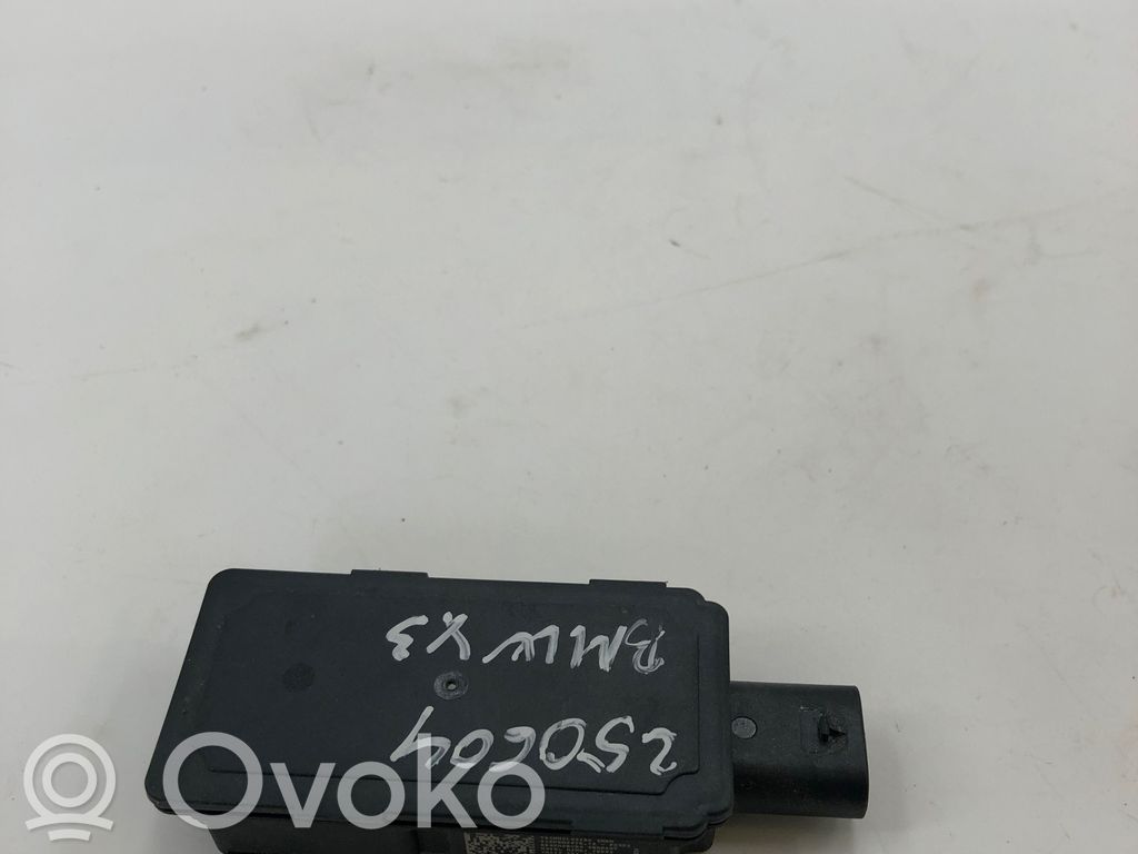 Pystyantennivahvistin   5B4E02901