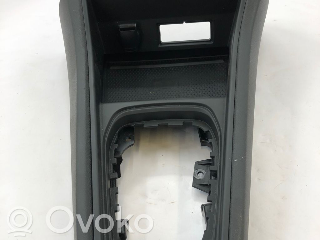 Renault Captur II Pavarų perjungimo svirties apdaila (plastikinė) 