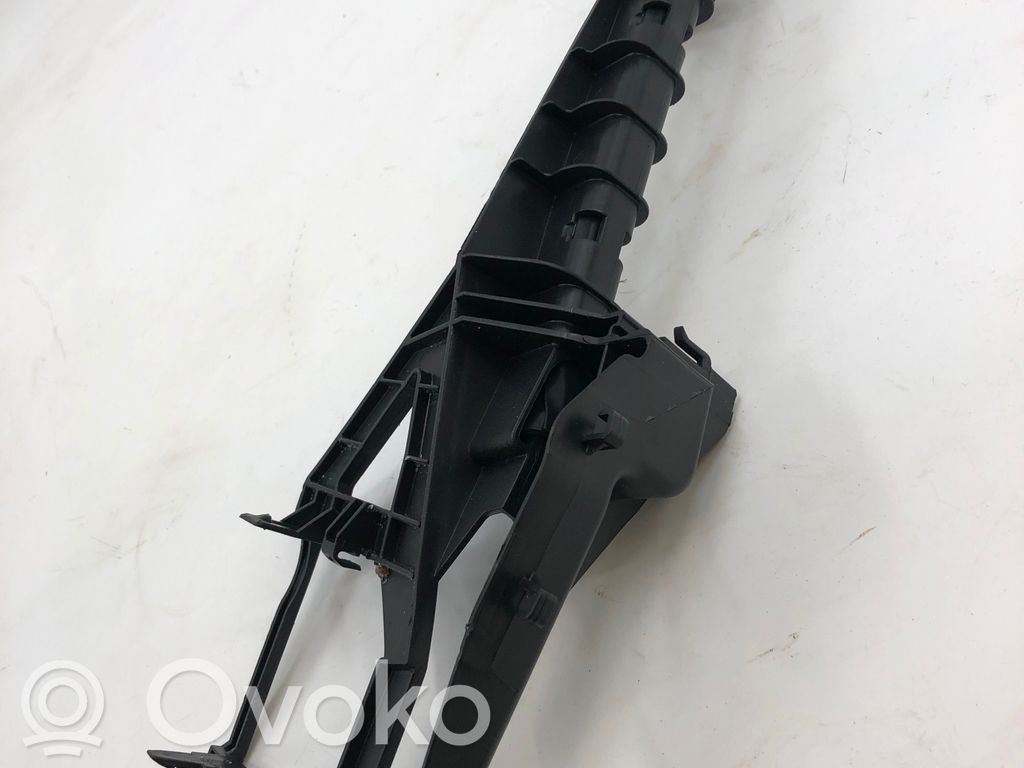Listwa szyby drzwi przednich   E57302101