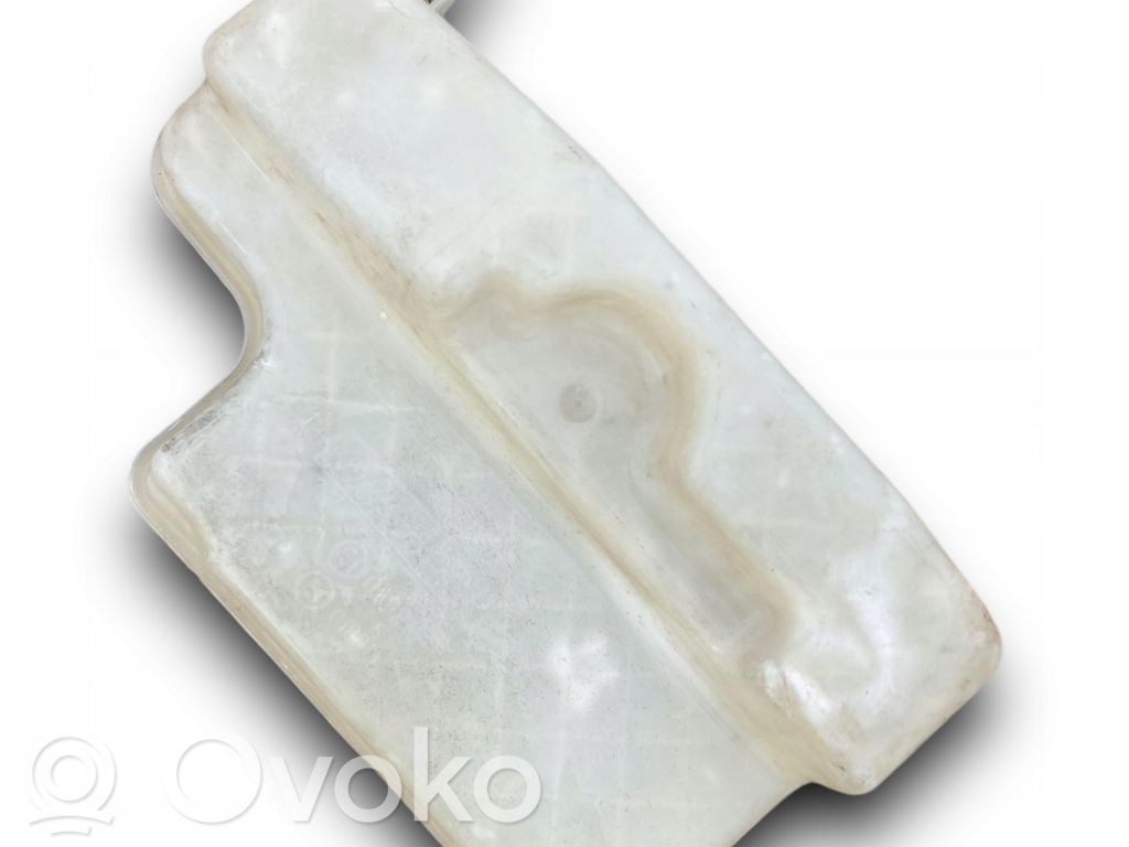 Tuulilasinpesimen nestesäiliö   7148064