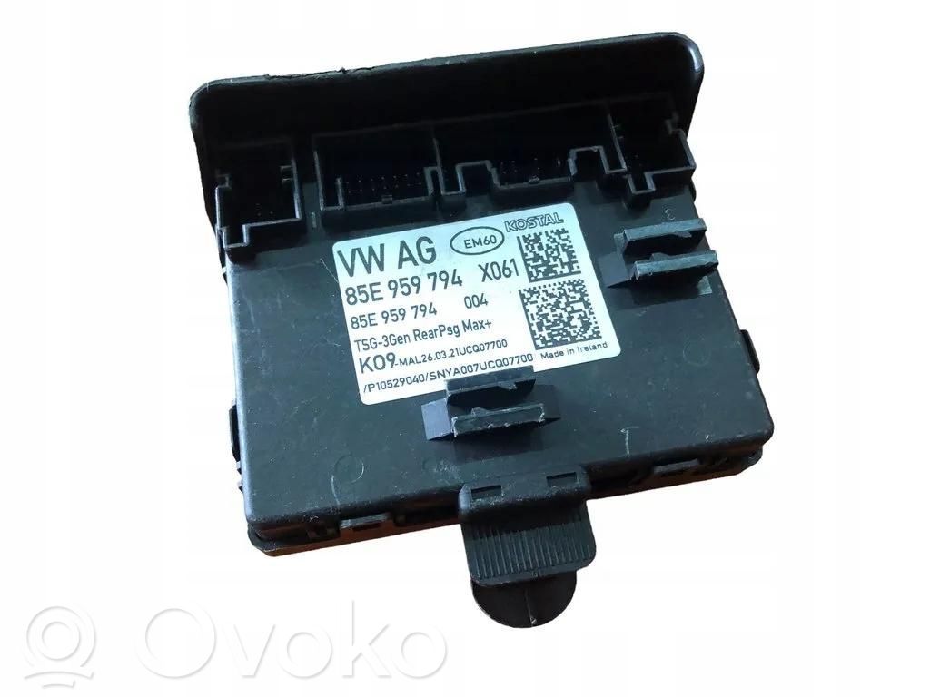 Audi A4 S4 B8 8K Door control unit/module 