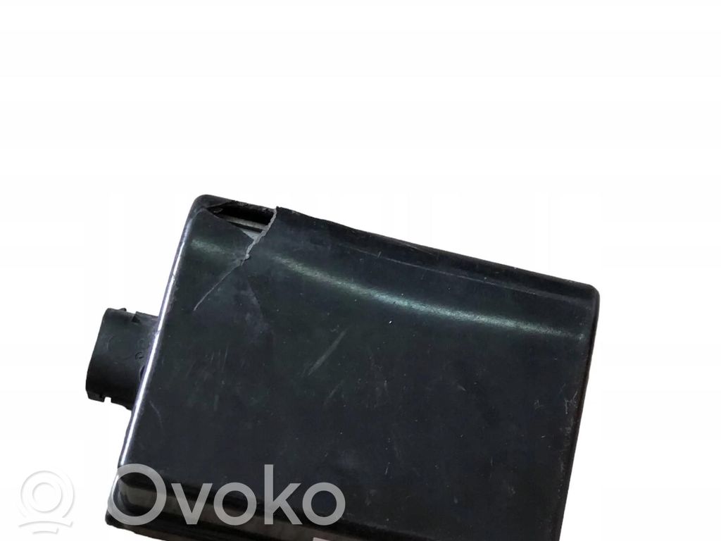 Sensor de radar Distronic   6876327