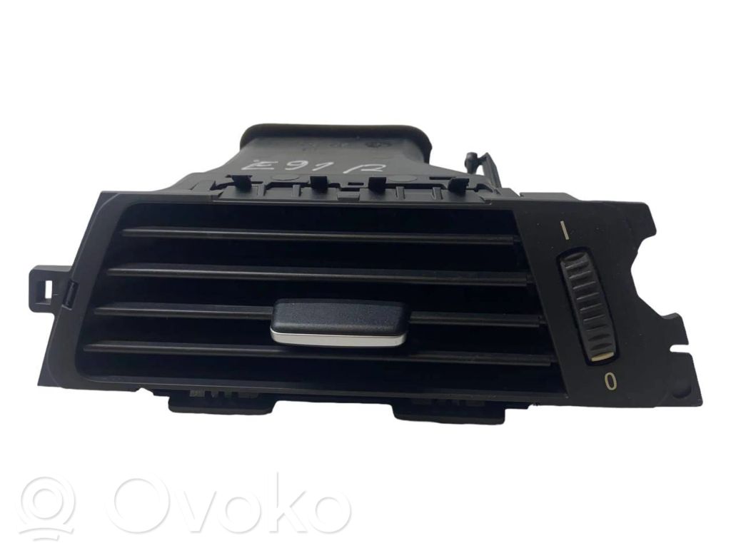 BMW 3 E90 E91 Kojelaudan sivutuuletussuuttimen kehys 