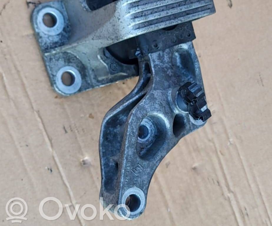 Renault Scenic III -  Grand scenic III Engine mount bracket 