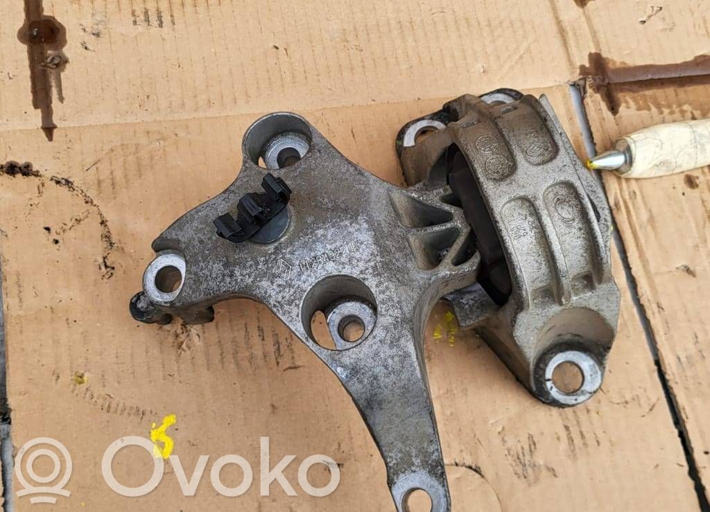 Renault Sandero I Engine mount bracket 