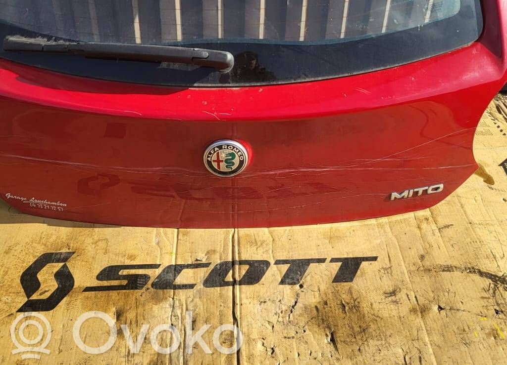 Alfa Romeo Mito Takaluukun/tavaratilan kansi 