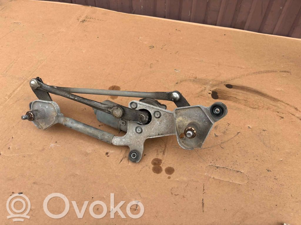 Suzuki SX4 Etupyyhkimen vivusto ja moottori 