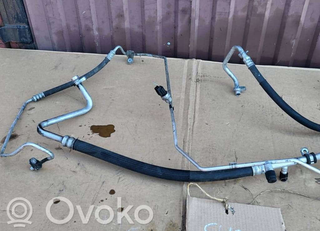 Renault Clio IV Ilmastointilaitteen putki (A/C) 