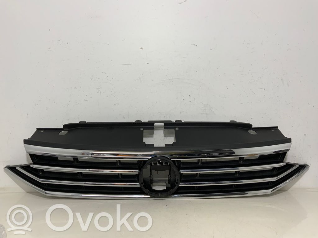 Volkswagen PASSAT B8 Maskownica / Grill / Atrapa górna chłodnicy 