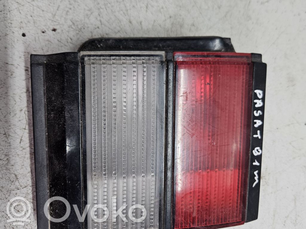 Volkswagen PASSAT B3 Lampy tylnej klapy bagażnika 