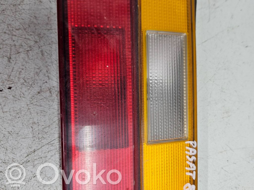 Volkswagen PASSAT B2 Aizmugurējais lukturis pārsegā 