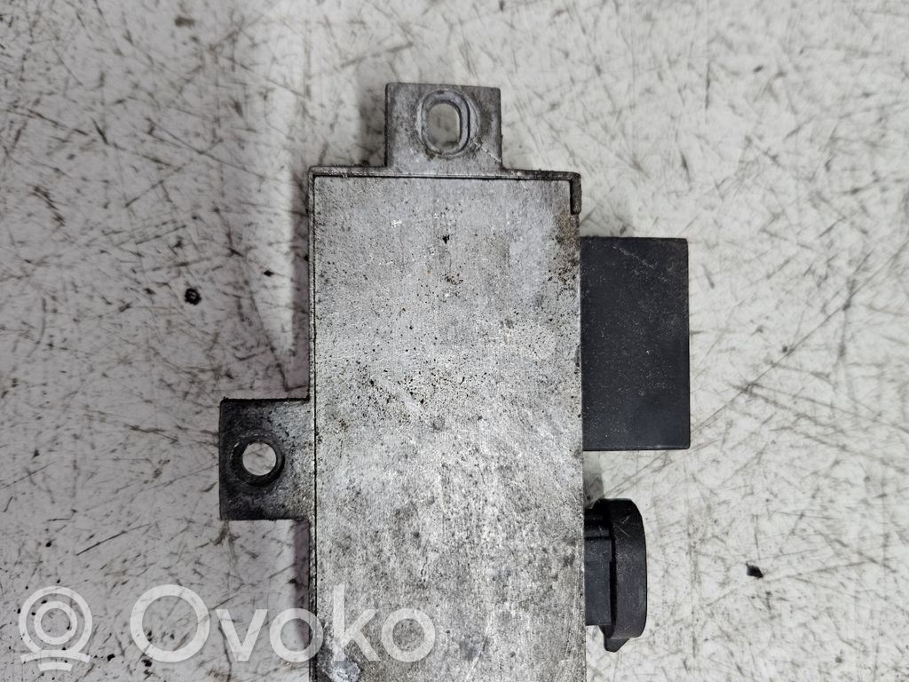 Renault Kangoo I Glow plug pre-heat relay 