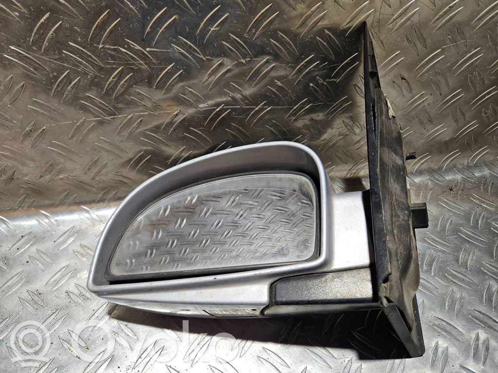 Hyundai Getz Front door electric wing mirror 