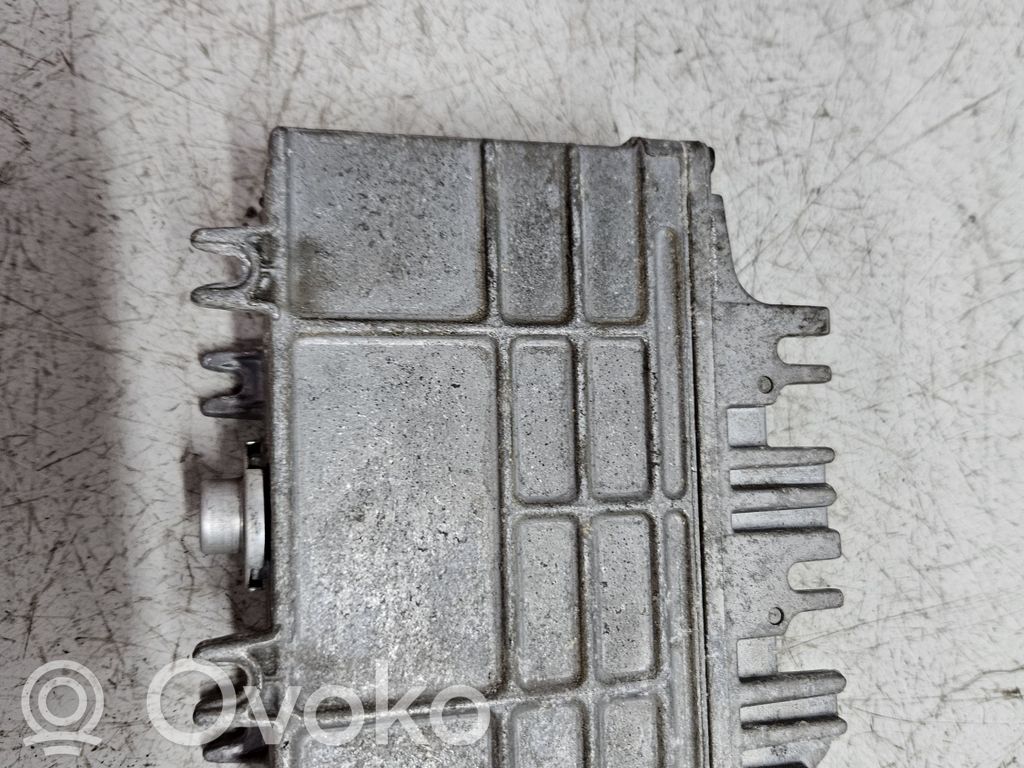 Volkswagen Golf III Engine control unit/module 