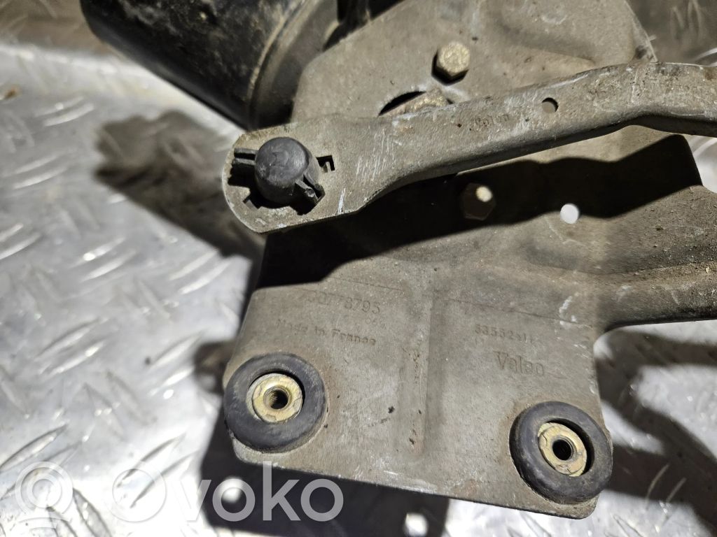 Renault 19 Front wiper linkage and motor 