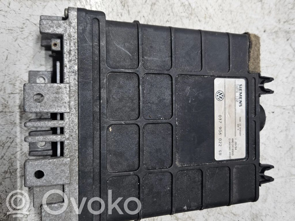 Volkswagen PASSAT B4 Engine control unit/module 
