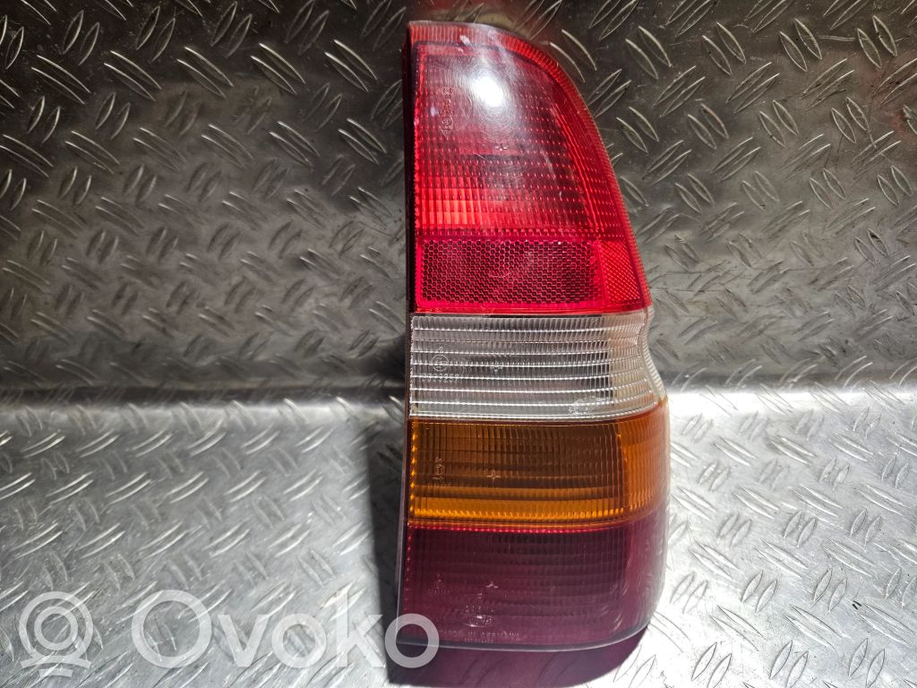 Ford Escort Aizmugurējais lukturis virsbūvē 
