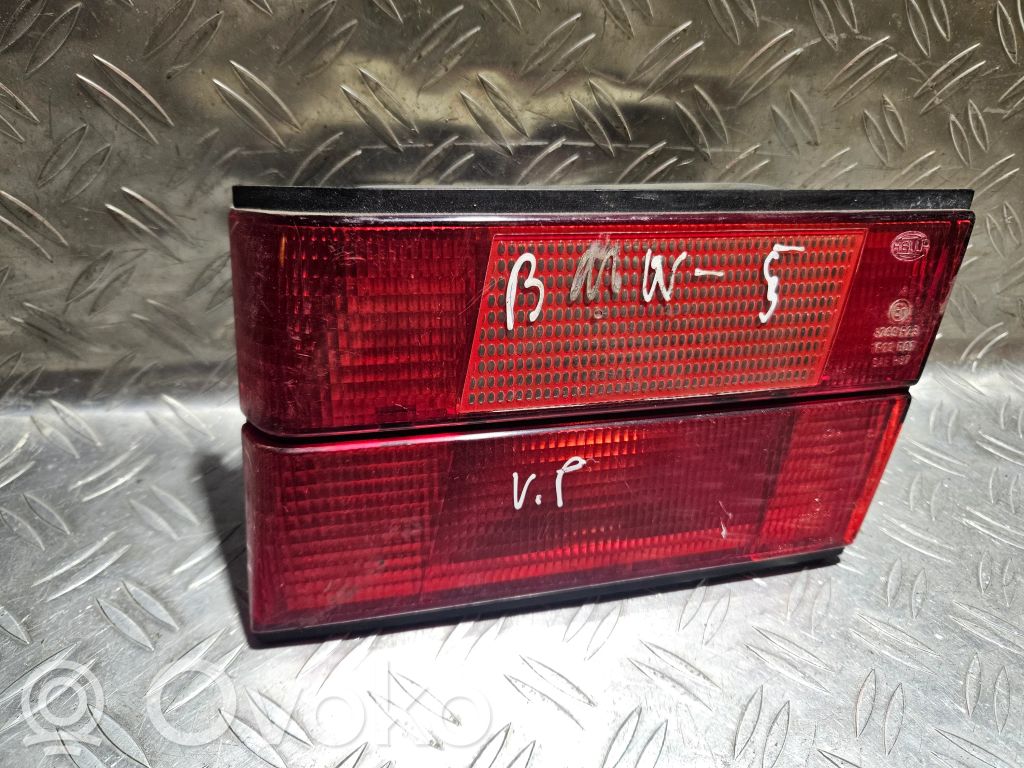 BMW 5 E34 Aizmugurējais lukturis pārsegā 