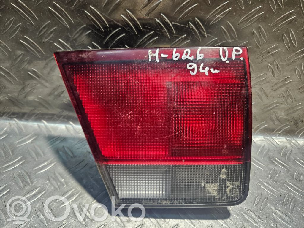 Mazda 626 Aizmugurējais lukturis pārsegā 