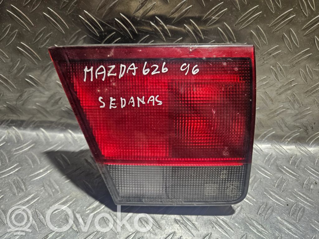 Mazda 626 Aizmugurējais lukturis pārsegā 