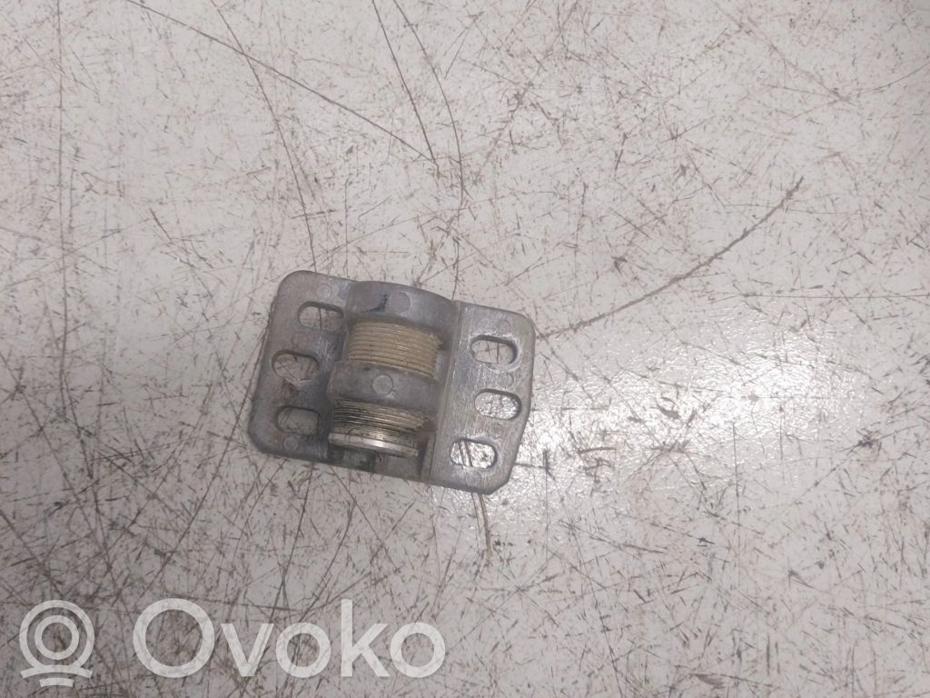 Audi A6 S6 C4 4A Front bumper mounting bracket 